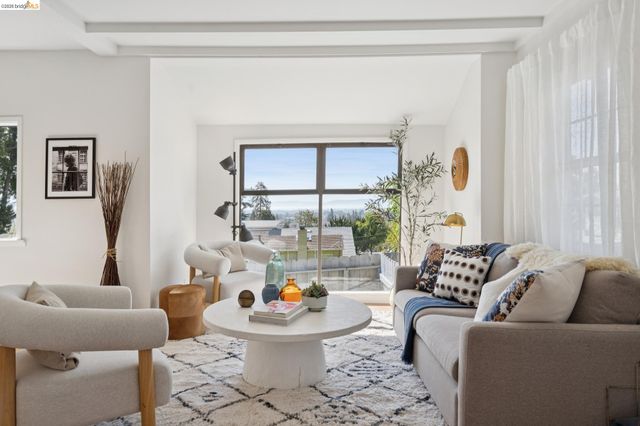 4066 Patterson Ave, Oakland, CA 94619