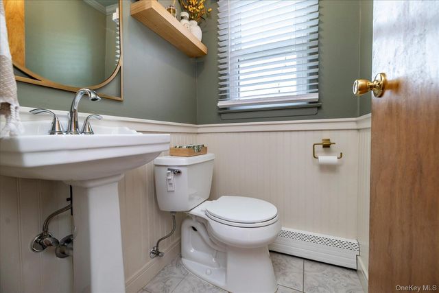 33 Rodney Place, Rockville Centre, NY 11570