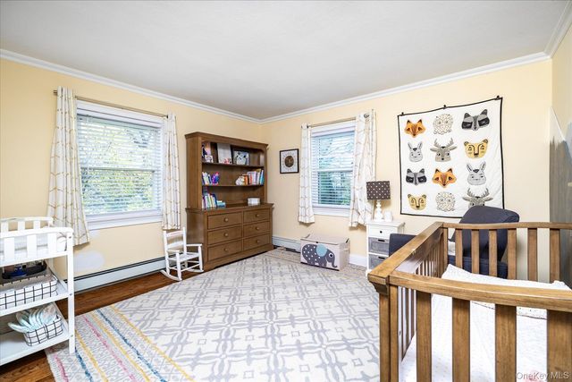 33 Rodney Place, Rockville Centre, NY 11570