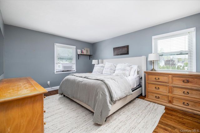 33 Rodney Place, Rockville Centre, NY 11570