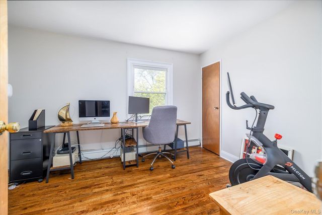 33 Rodney Place, Rockville Centre, NY 11570