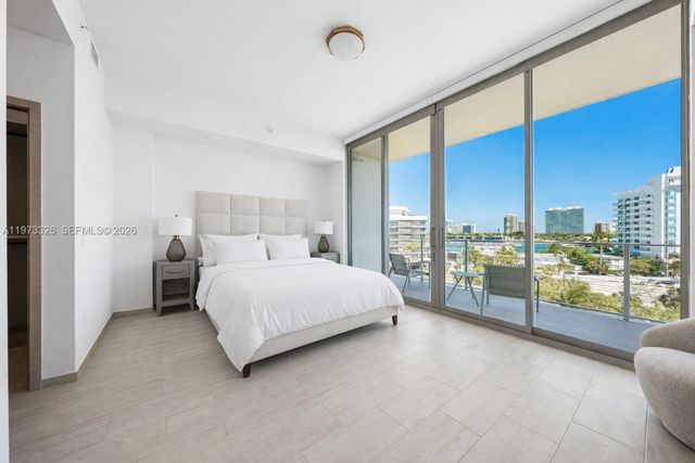 10281 W Bay Harbor Dr PH1, Bay Harbor Islands, FL 33154