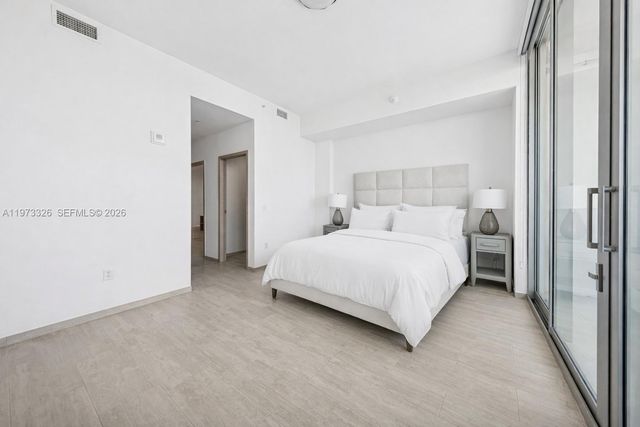 10281 W Bay Harbor Dr PH1, Bay Harbor Islands, FL 33154