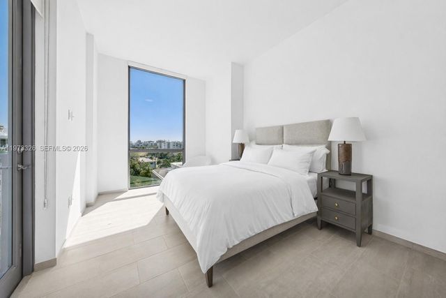 10281 W Bay Harbor Dr PH1, Bay Harbor Islands, FL 33154