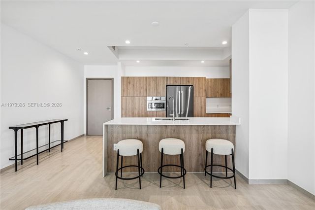 10281 W Bay Harbor Dr PH1, Bay Harbor Islands, FL 33154