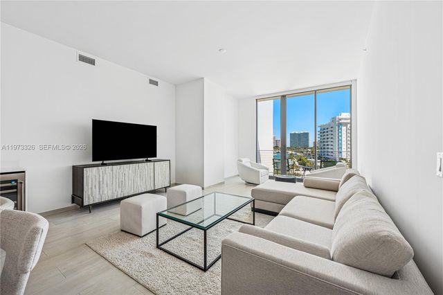 10281 W Bay Harbor Dr PH1, Bay Harbor Islands, FL 33154