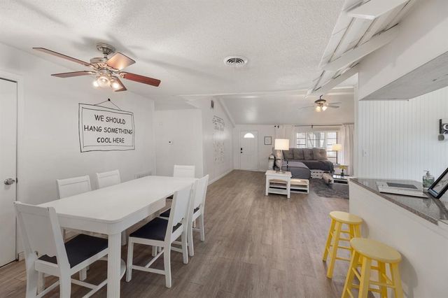 102 E Liberty Ave, Round Rock, TX 78664