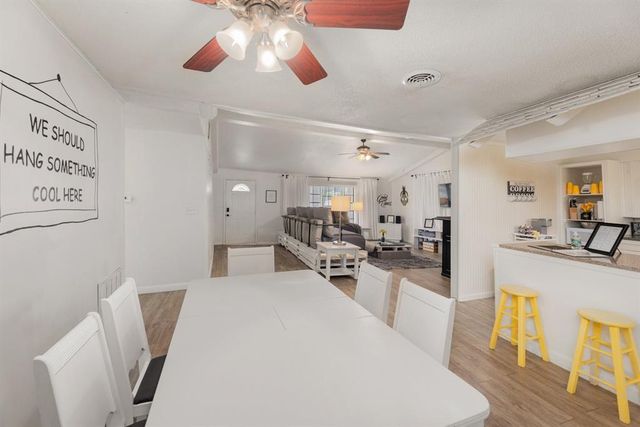 102 E Liberty Ave, Round Rock, TX 78664