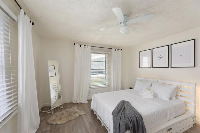 102 E Liberty Ave, Round Rock, TX 78664