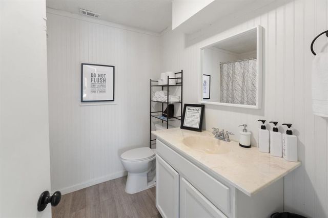 102 E Liberty Ave, Round Rock, TX 78664