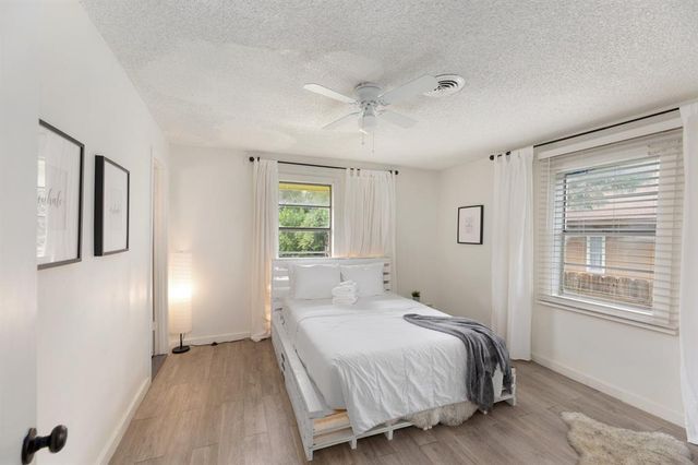 102 E Liberty Ave, Round Rock, TX 78664