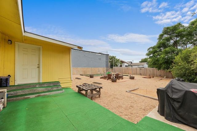 102 E Liberty Ave, Round Rock, TX 78664
