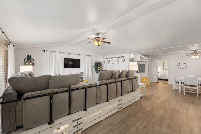 102 E Liberty Ave, Round Rock, TX 78664