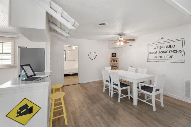 102 E Liberty Ave, Round Rock, TX 78664