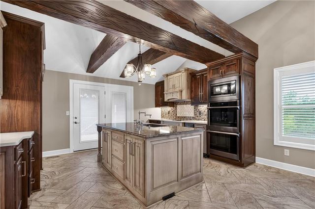 1300 Aberdeen Circle, Raymore, MO 64083