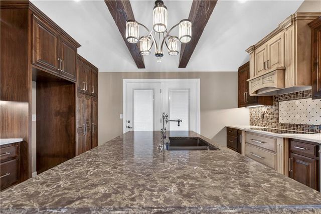 1300 Aberdeen Circle, Raymore, MO 64083