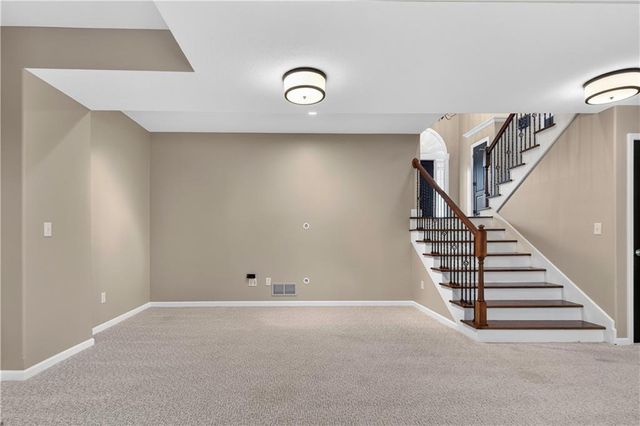 1300 Aberdeen Circle, Raymore, MO 64083