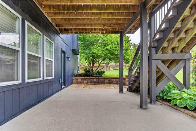 1300 Aberdeen Circle, Raymore, MO 64083