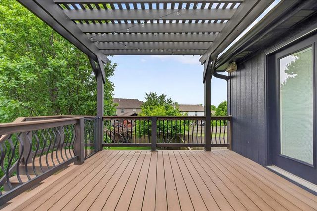 1300 Aberdeen Circle, Raymore, MO 64083