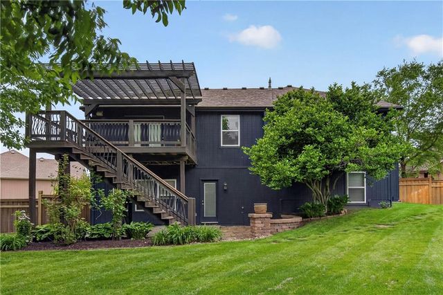 1300 Aberdeen Circle, Raymore, MO 64083