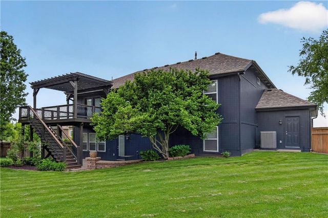 1300 Aberdeen Circle, Raymore, MO 64083