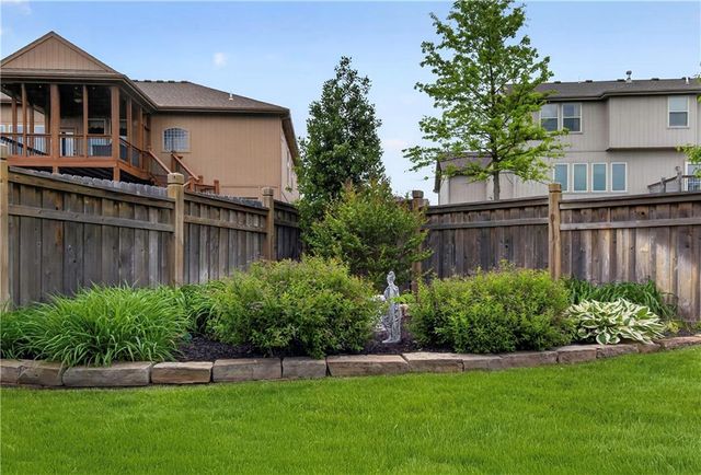 1300 Aberdeen Circle, Raymore, MO 64083