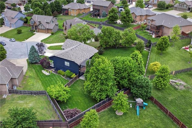 1300 Aberdeen Circle, Raymore, MO 64083