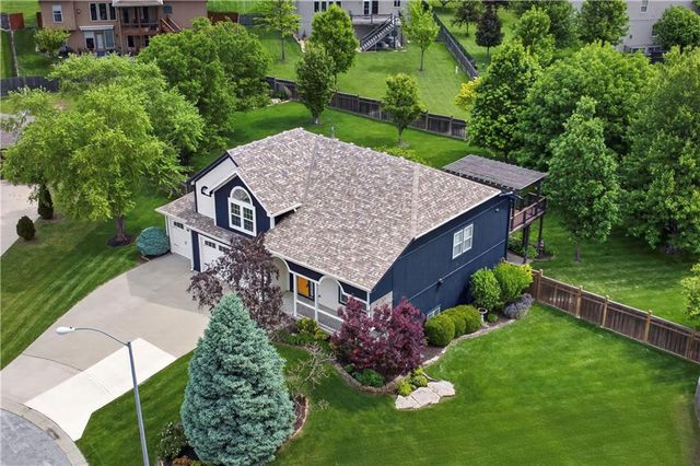 1300 Aberdeen Circle, Raymore, MO 64083