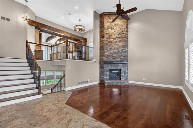 1300 Aberdeen Circle, Raymore, MO 64083