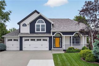 1300 Aberdeen Circle, Raymore, MO 64083