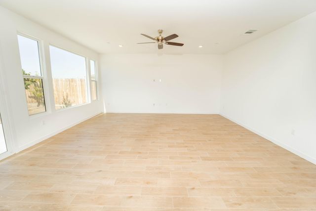 3235 E Howard Avenue, Visalia, CA 93292