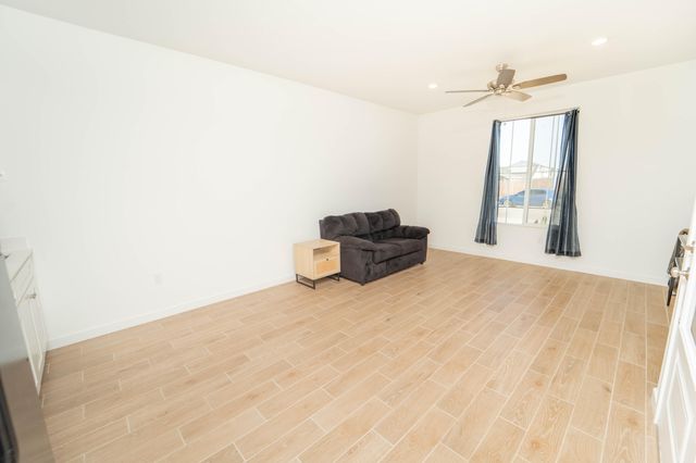 3235 E Howard Avenue, Visalia, CA 93292