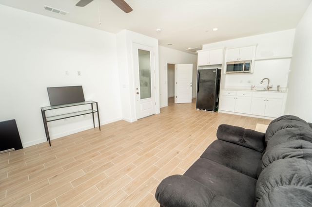 3235 E Howard Avenue, Visalia, CA 93292