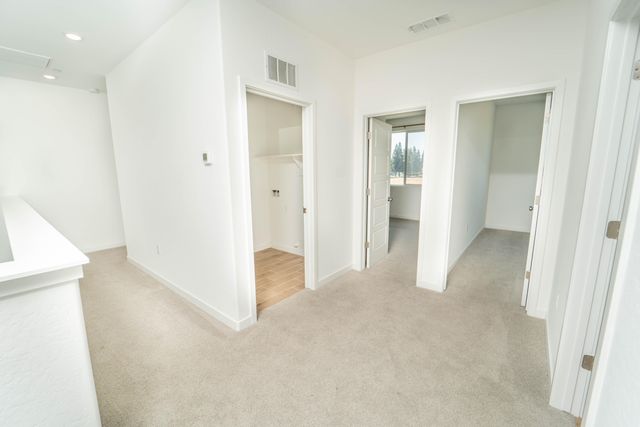 3235 E Howard Avenue, Visalia, CA 93292