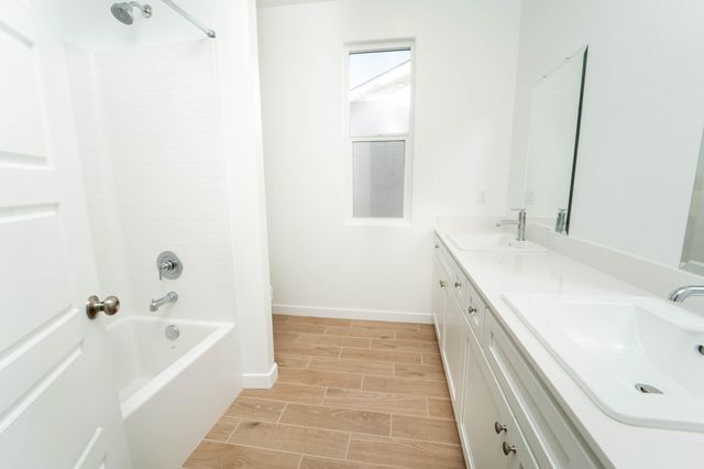 3235 E Howard Avenue, Visalia, CA 93292