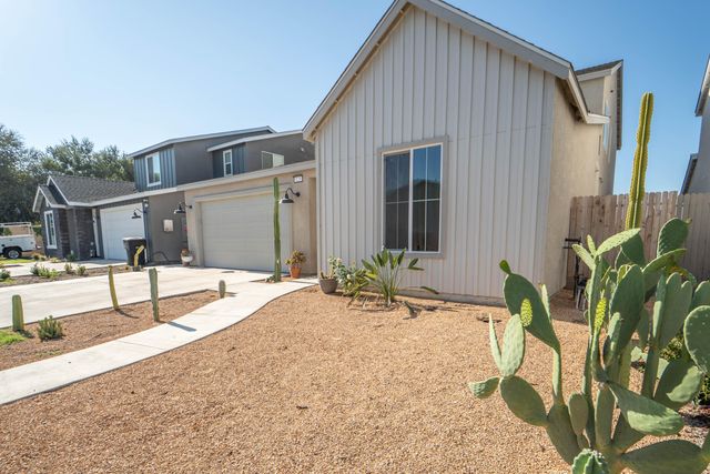 3235 E Howard Avenue, Visalia, CA 93292
