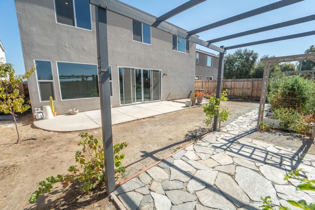 3235 E Howard Avenue, Visalia, CA 93292