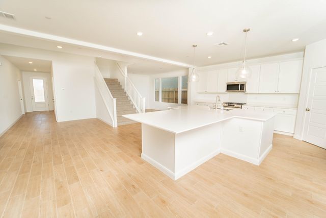3235 E Howard Avenue, Visalia, CA 93292