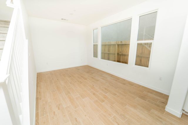 3235 E Howard Avenue, Visalia, CA 93292