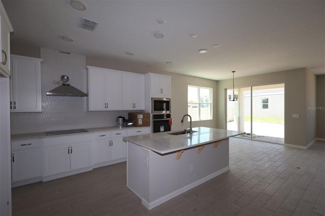 6693 YELLOW WARBLER BEND, St Cloud, FL 34773