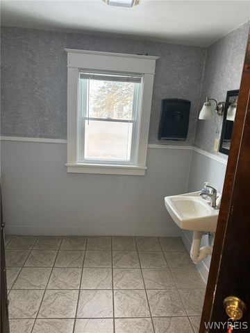 3686 Seneca Street, Buffalo, NY 14224