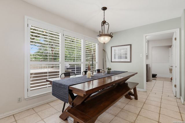 2207 OAK BND, San Antonio, TX 78259