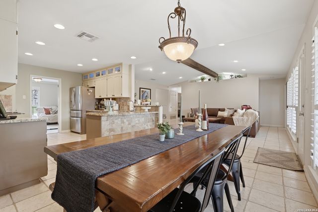 2207 OAK BND, San Antonio, TX 78259