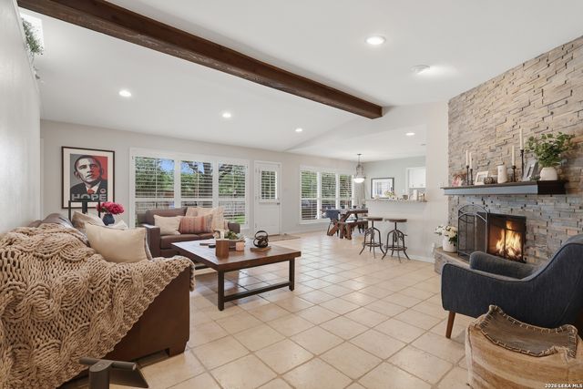2207 OAK BND, San Antonio, TX 78259