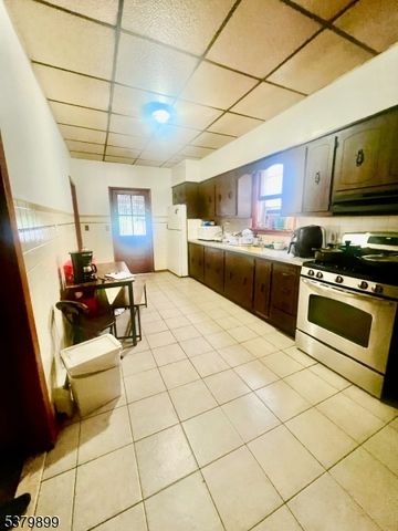 168 Christie St 2, Newark City, NJ 07105