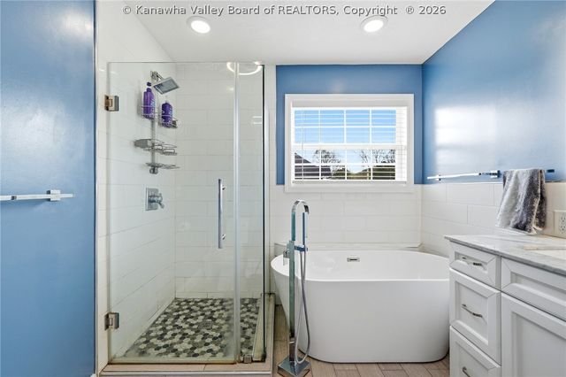 64 Mill Creek CX, Hurricane, WV 25526