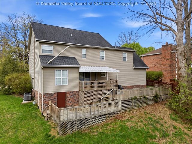64 Mill Creek CX, Hurricane, WV 25526