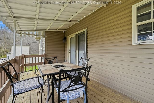 64 Mill Creek CX, Hurricane, WV 25526