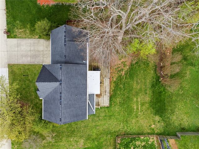 64 Mill Creek CX, Hurricane, WV 25526