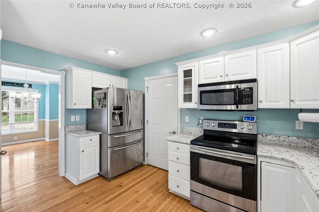 64 Mill Creek CX, Hurricane, WV 25526